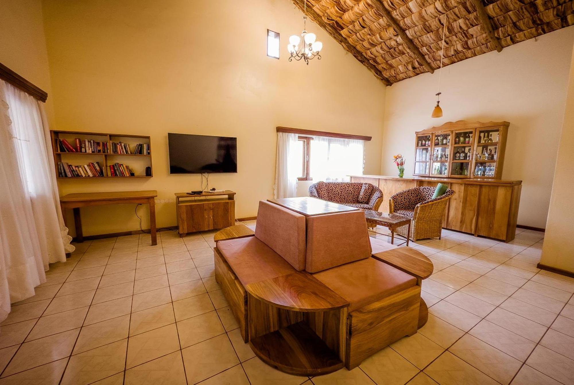 Meru View Lodge Usa River Экстерьер фото